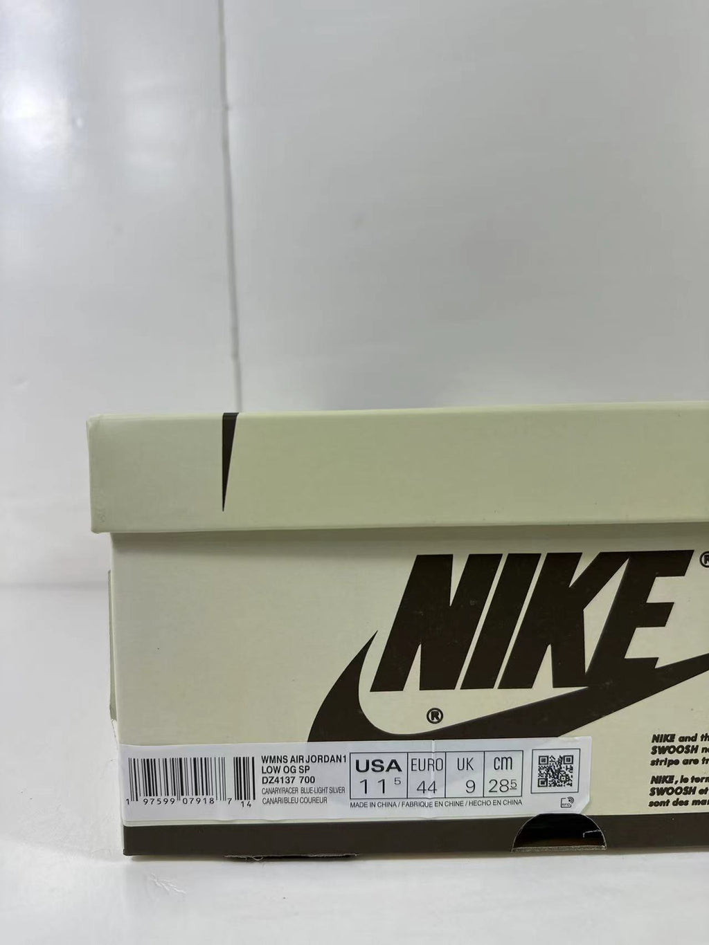 Nike Air Jordan 1 Low Canary DZ4137-700
