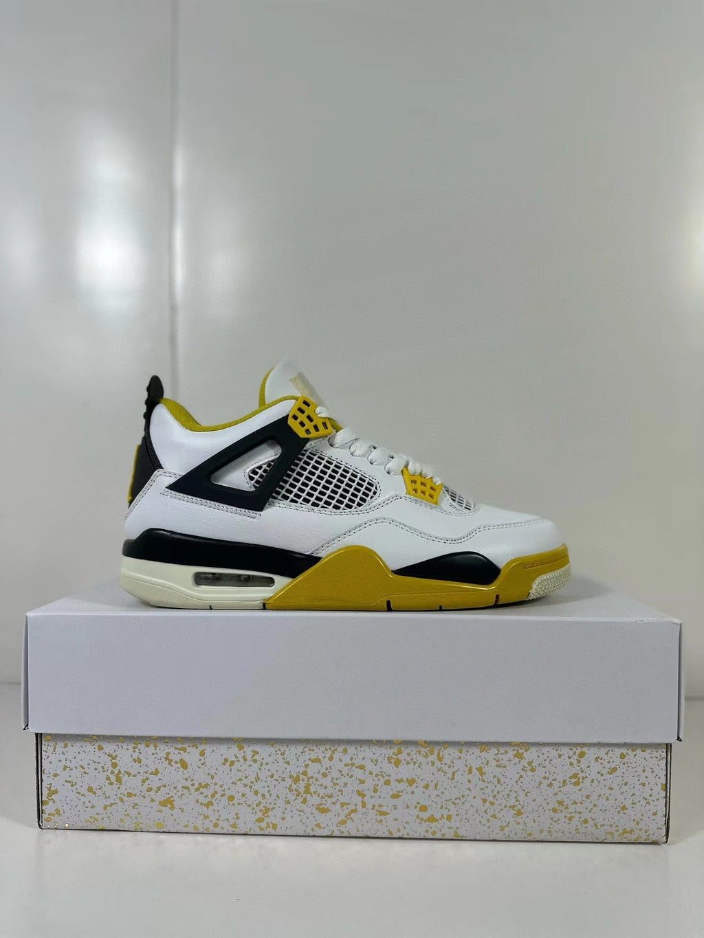 Jordan Air Jordan 4 Vivid Sulfur Sneakers White Yellow AQ9129-101