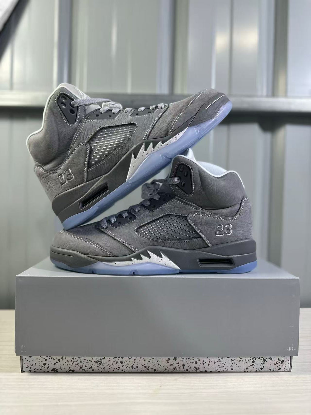 Air Jordan 5 Wolf Grey Sneakers DD0587-002