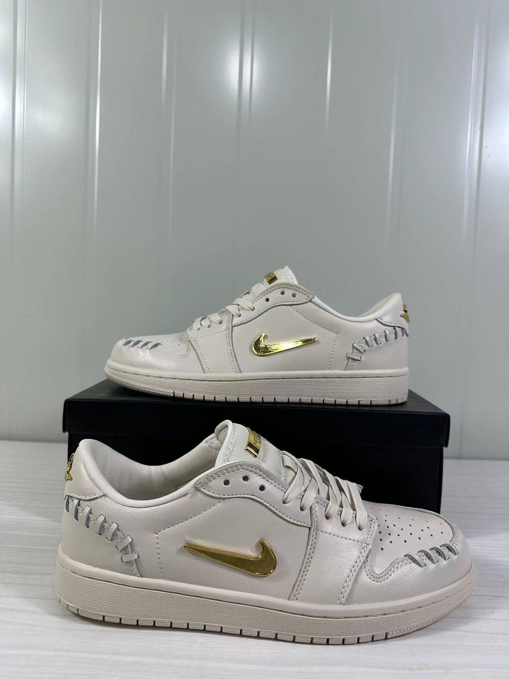 Jordan Air Jordan 1 Low White Gold FN5032-200
