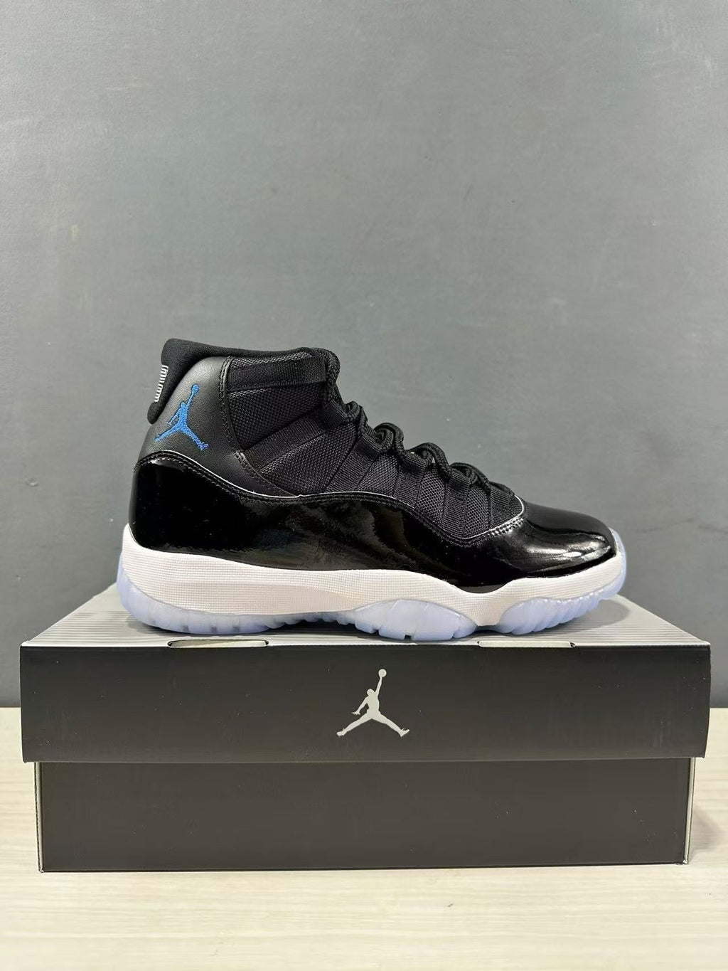 Jordan Air Jordan 11 Retro High Sneakers Black Blue CT8012-900