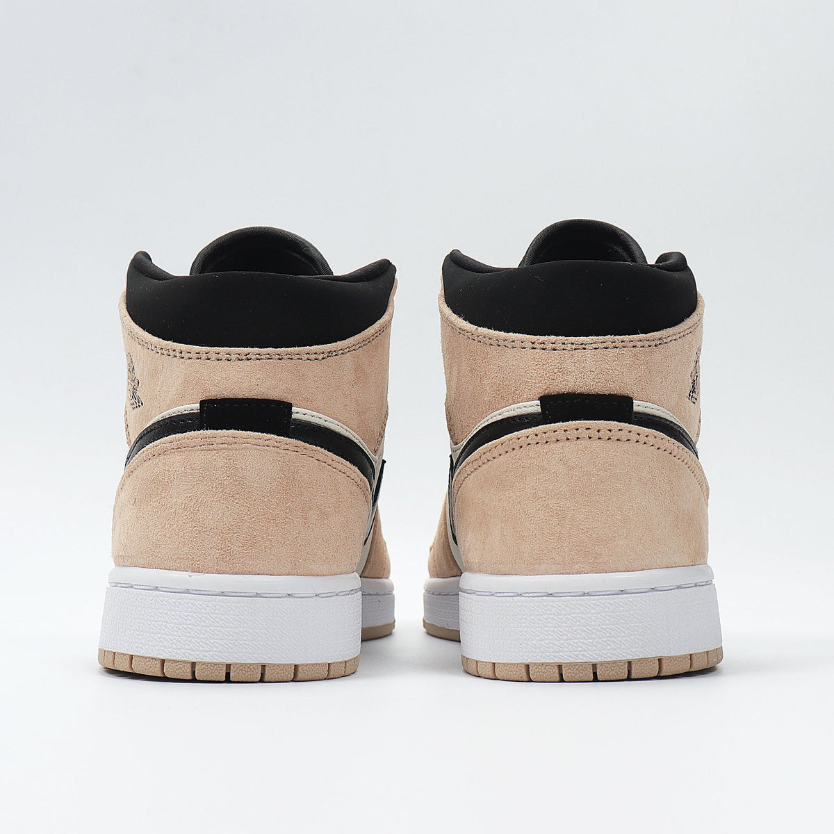 Jordan 1 Low BQ6472-800 Tan and Black Sneakers