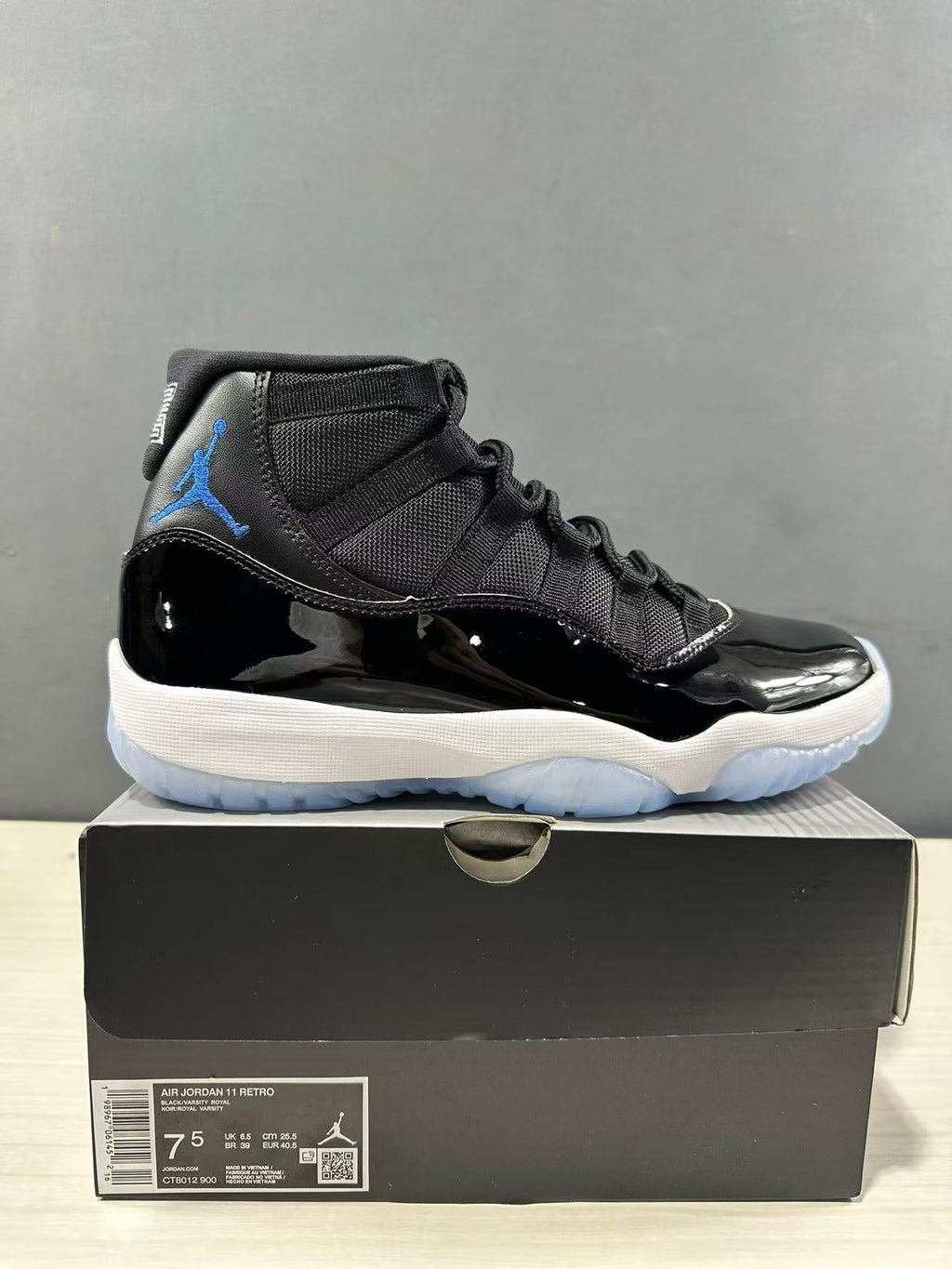Jordan Air Jordan 11 Retro High Black Blue Sneakers CT8012-900