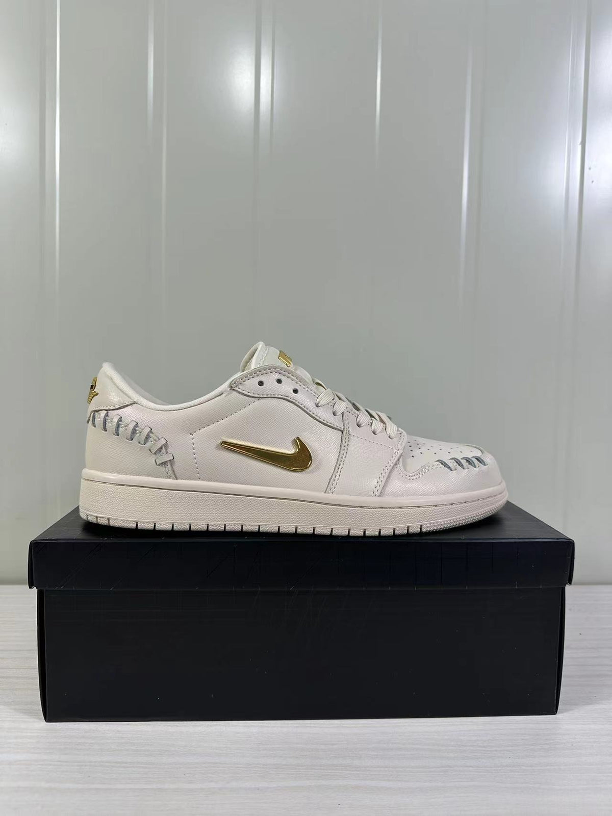 Jordan Air Jordan 1 Low White Gold FN5032-200
