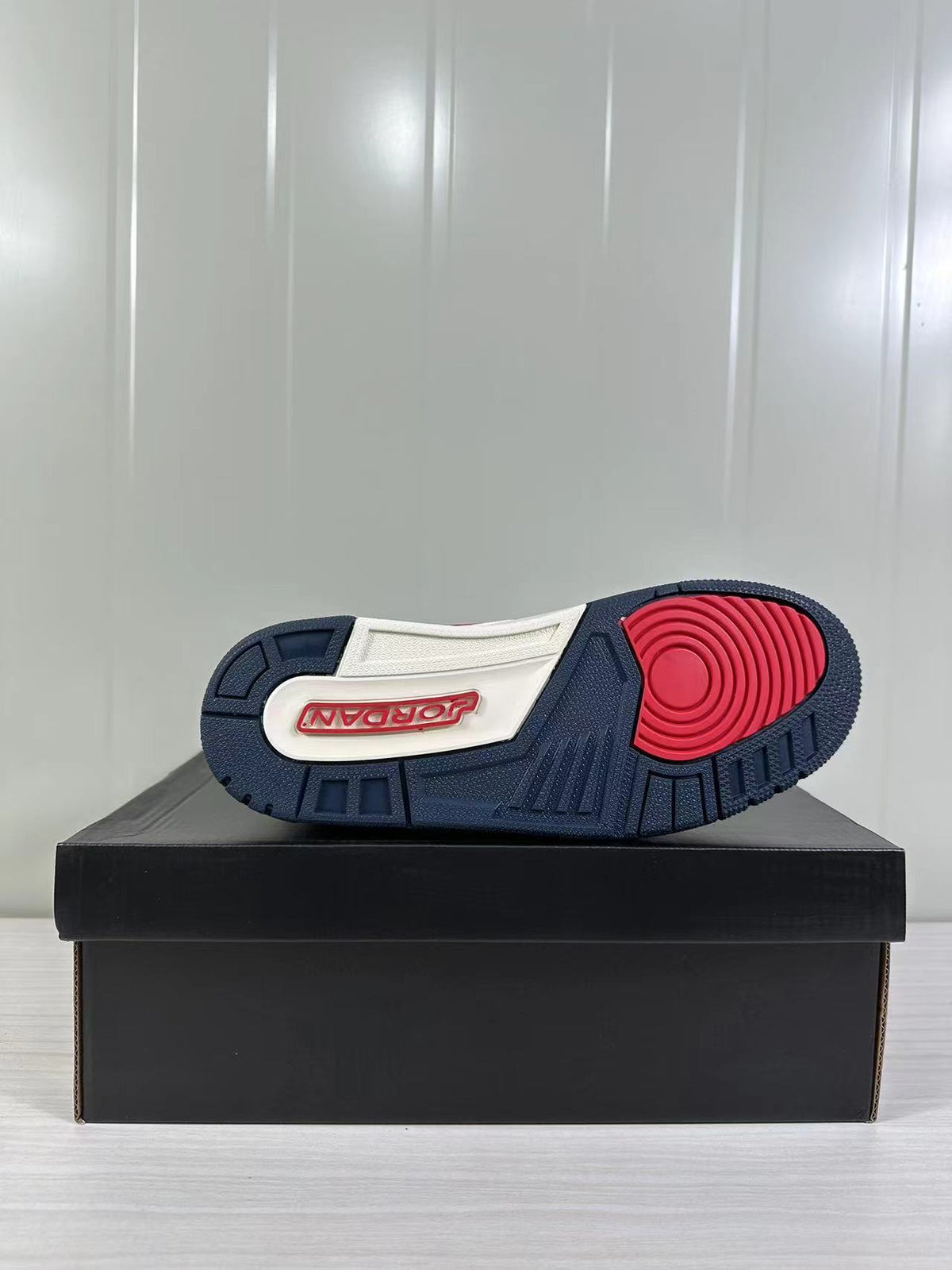 Jordan Legacy 312 Low White Blue Red HM3709-141