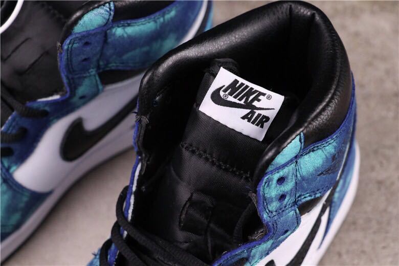 Air Jordan 1 High Tie-Dye Sneakers Blue Black White