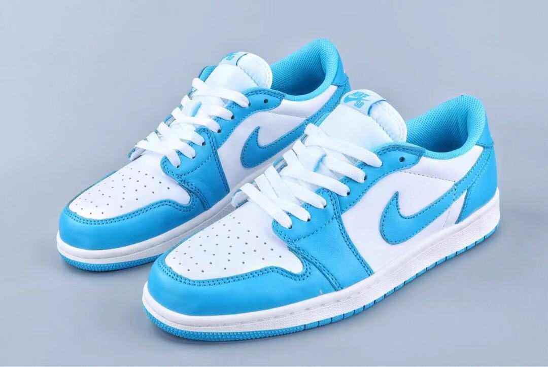 Jordan 1 Low SB UNC Blue and White Sneakers 401