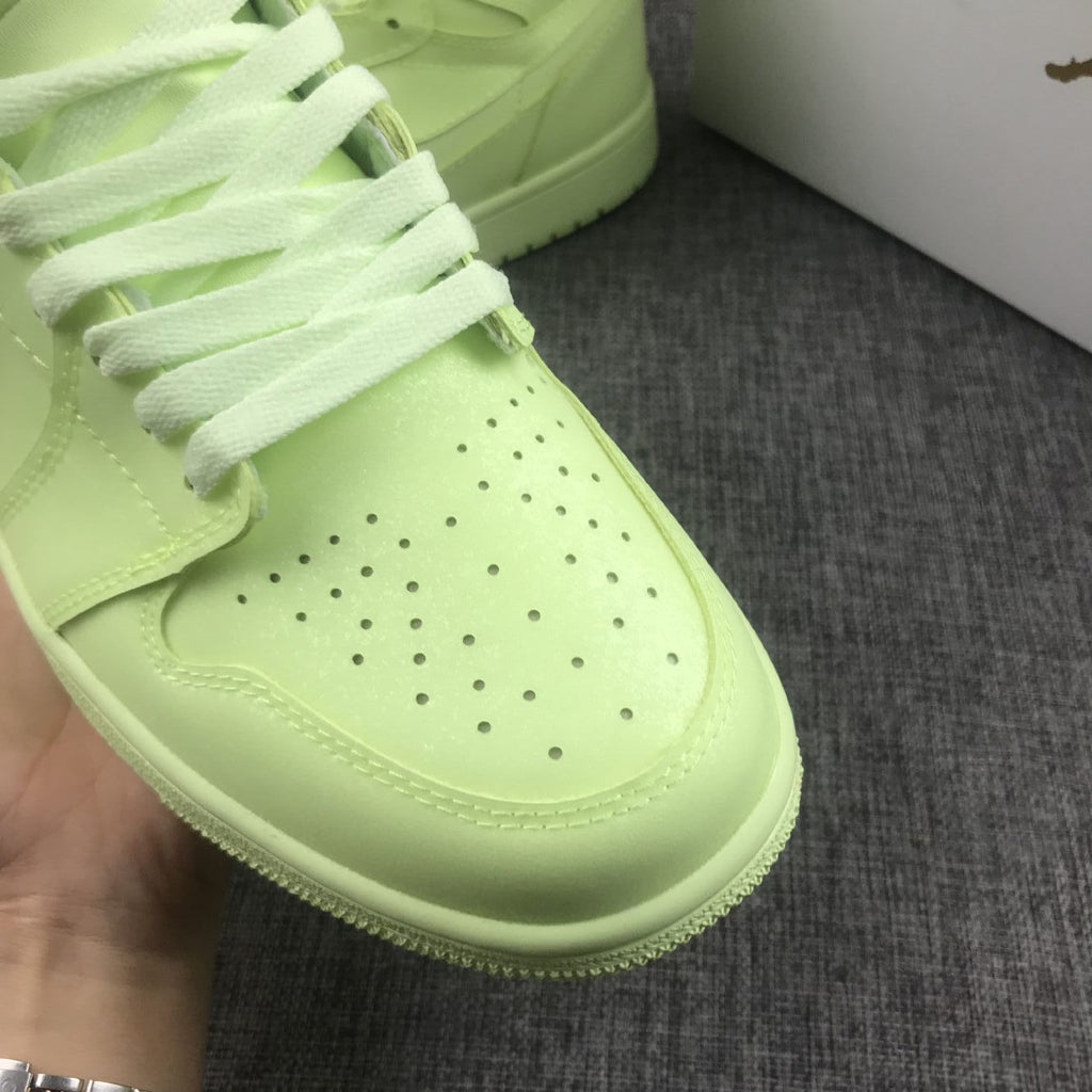 Air Jordan 1 Mid AH7389-700 Volt Sneakers