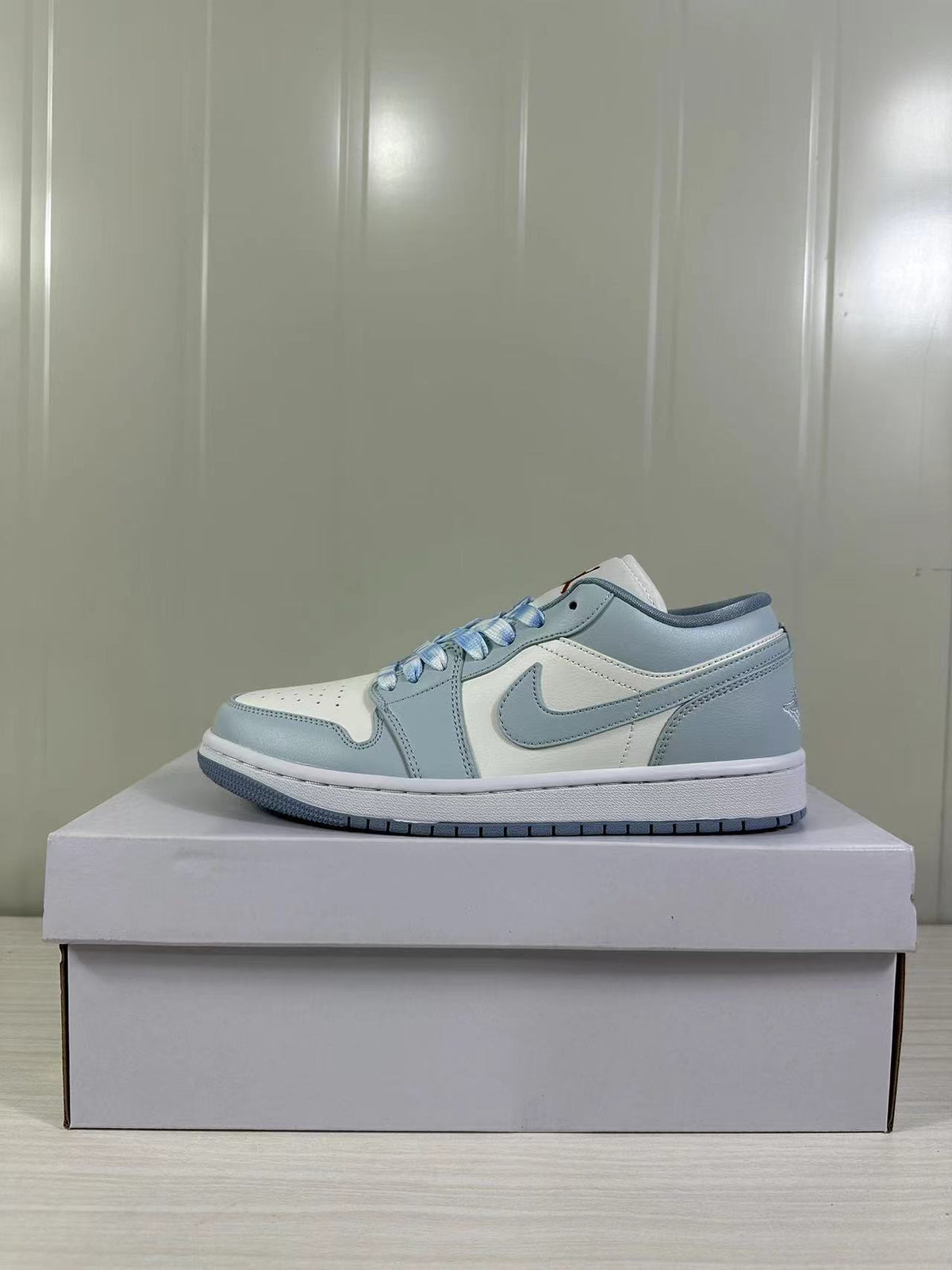 Jordan Air Jordan 1 Low Blue White DC0774-164