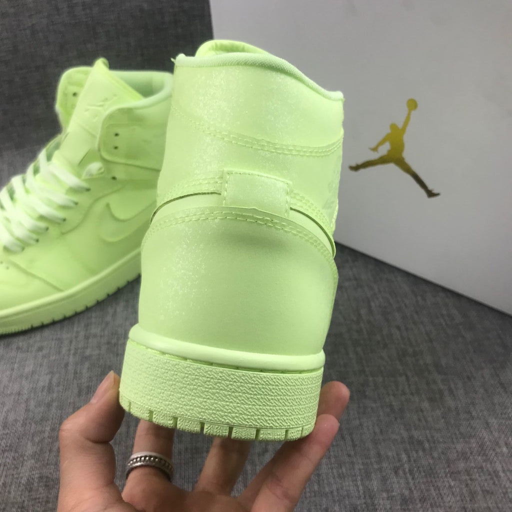 Air Jordan 1 Mid AH7389-700 Volt Sneakers