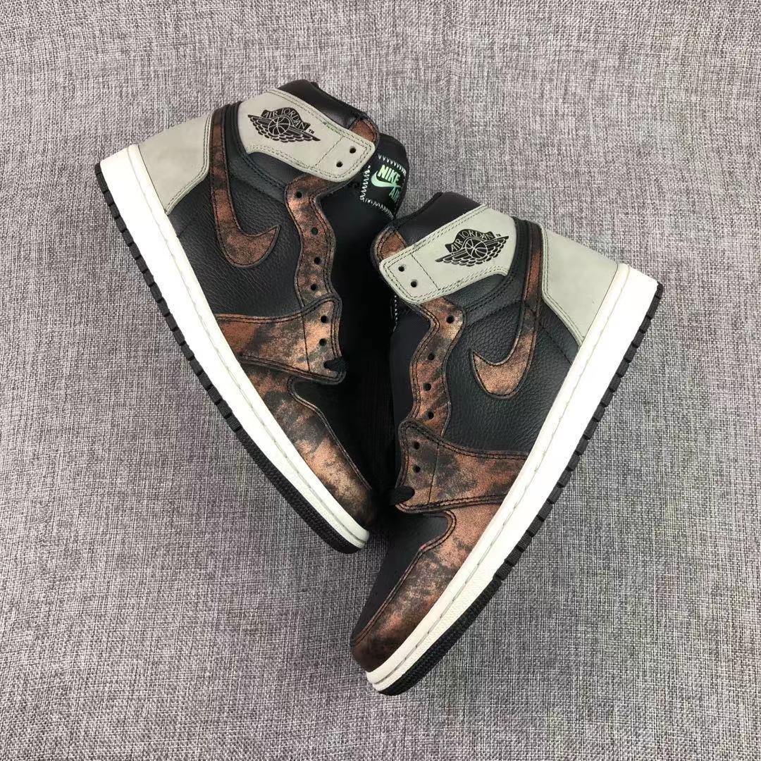 Jordan 1 Retro Rust Shadow High-Top Sneakers 555088-033
