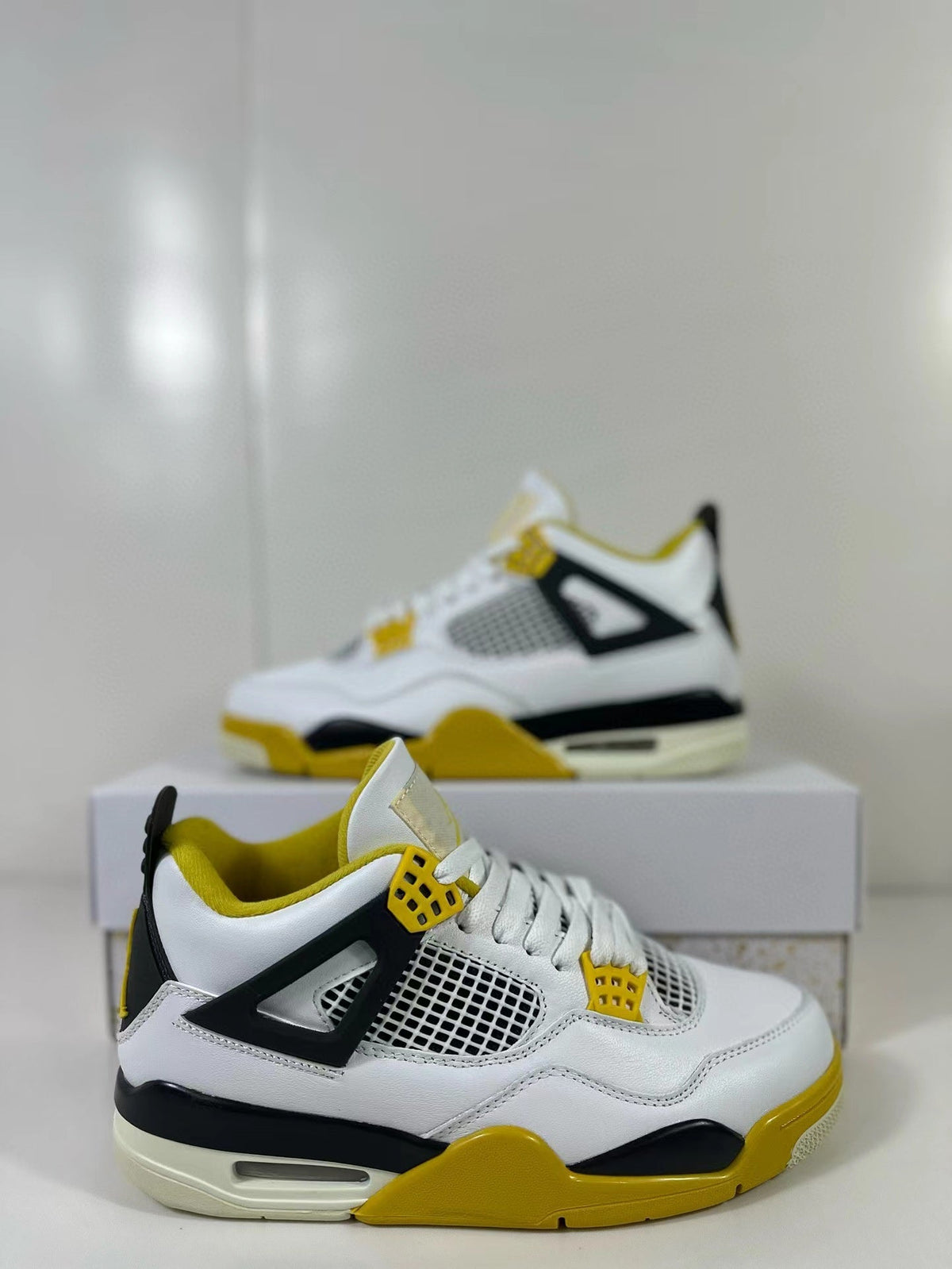 Jordan Air Jordan 4 Vivid Sulfur Sneakers White Yellow AQ9129-101