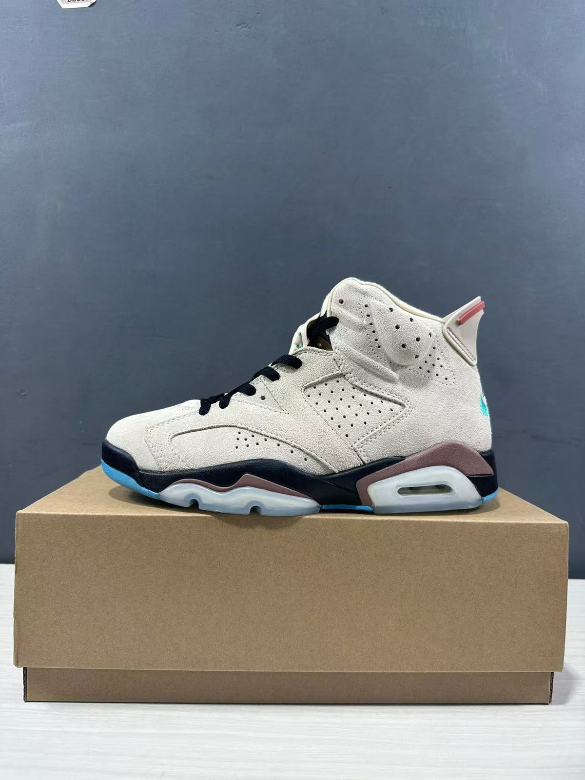 Jordan Air Jordan 6 High-Top Sneakers Light Brown IF3103-100