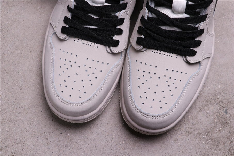 Jordan 1 Zoom CMFT Summit White Sneakers CT0979-100
