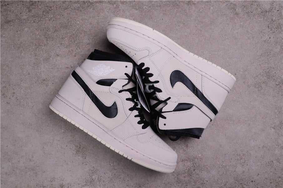 Jordan 1 Zoom CMFT Summit White Sneakers CT0979-100