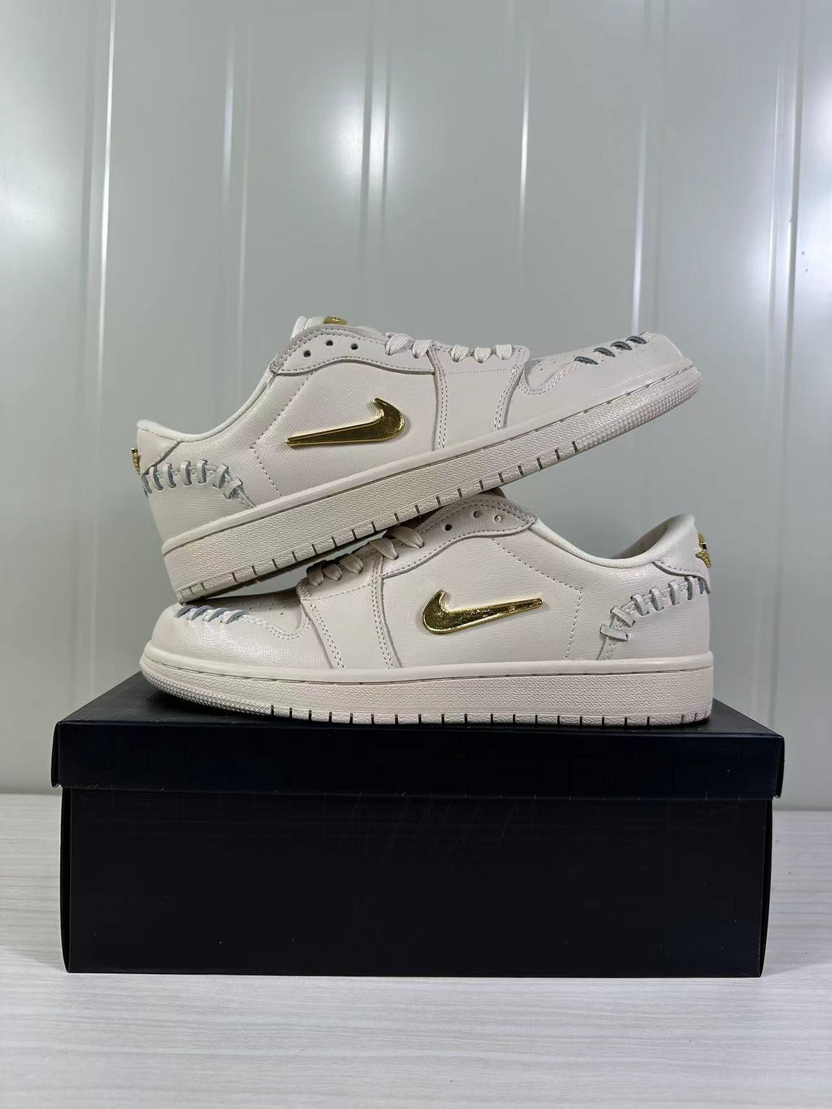 Jordan Air Jordan 1 Low White Gold FN5032-200