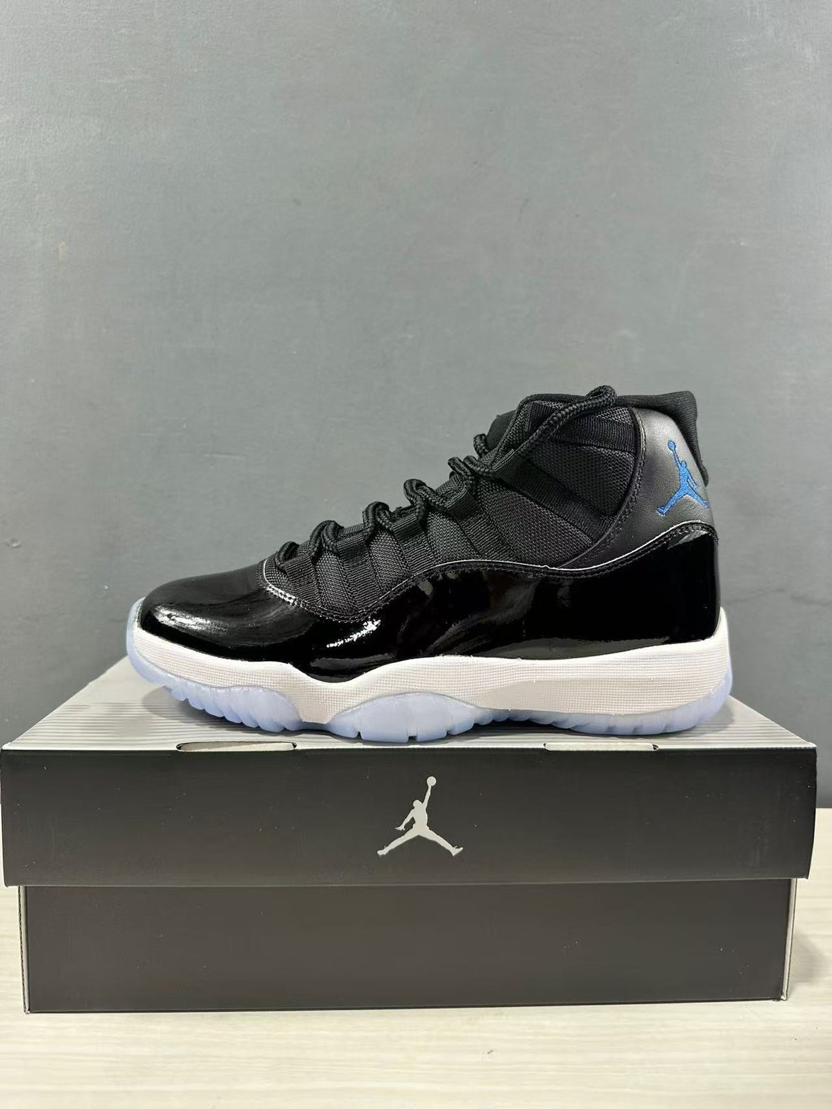 Jordan Air Jordan 11 Retro High Sneakers Black Blue CT8012-900