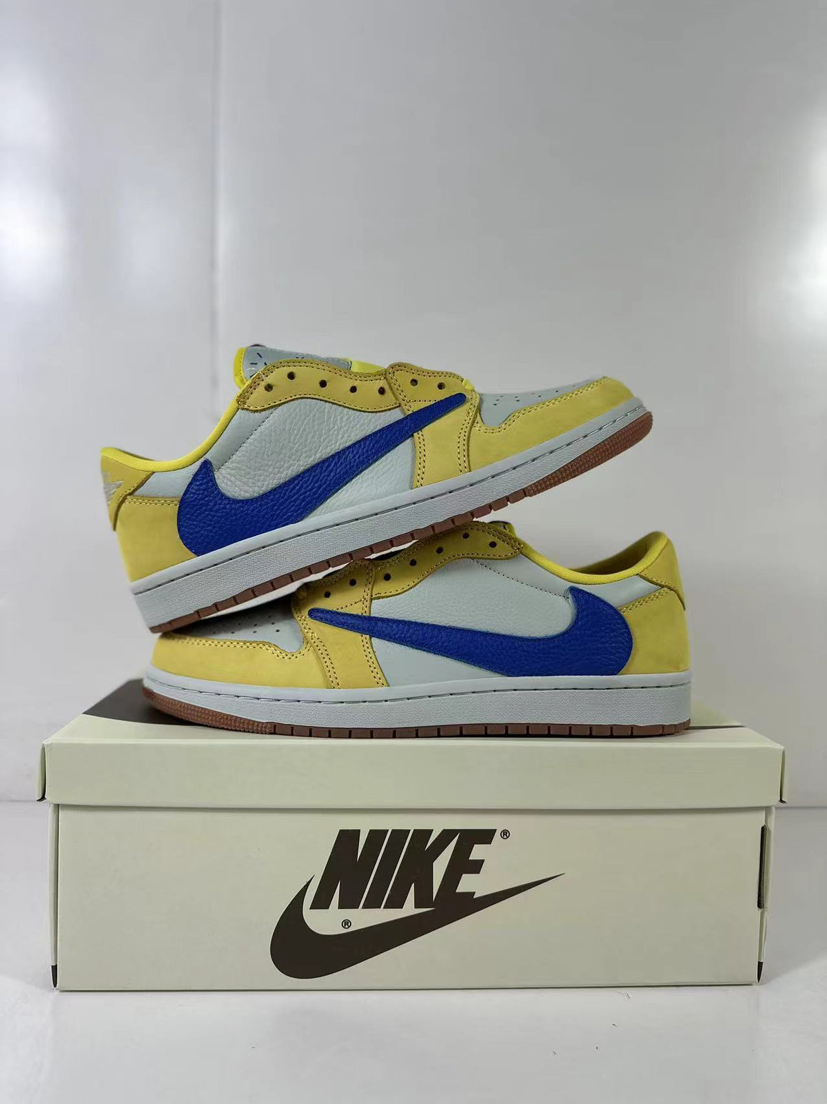 Nike Air Jordan 1 Low Canary DZ4137-700