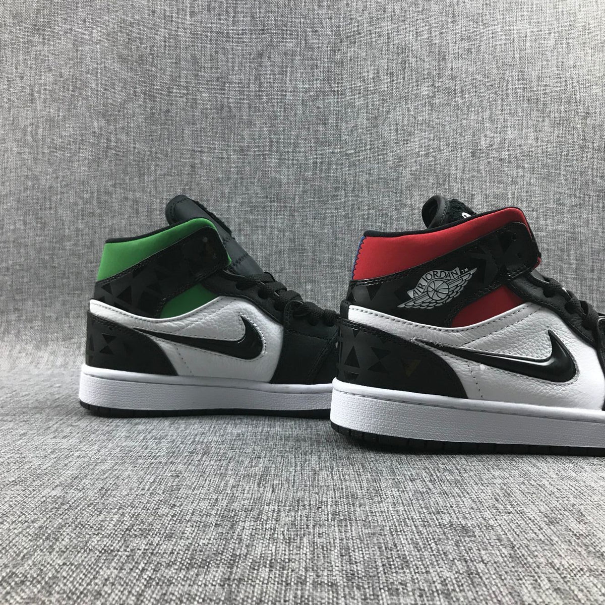 Air Jordan 1 Mid Quai 54 Sneakers Black Multi-Color CJ9219-001