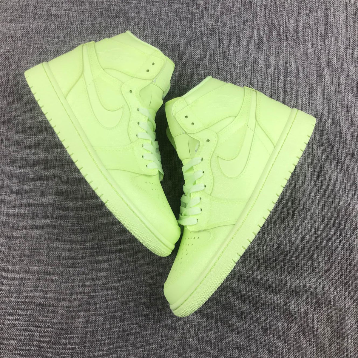 Air Jordan 1 Mid AH7389-700 Volt Sneakers