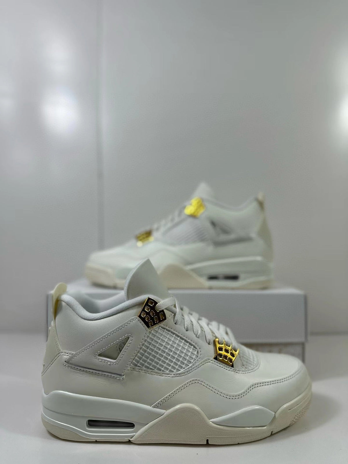 Jordan Air Jordan 4 Metallic Gold Sneakers White AQ9129-170