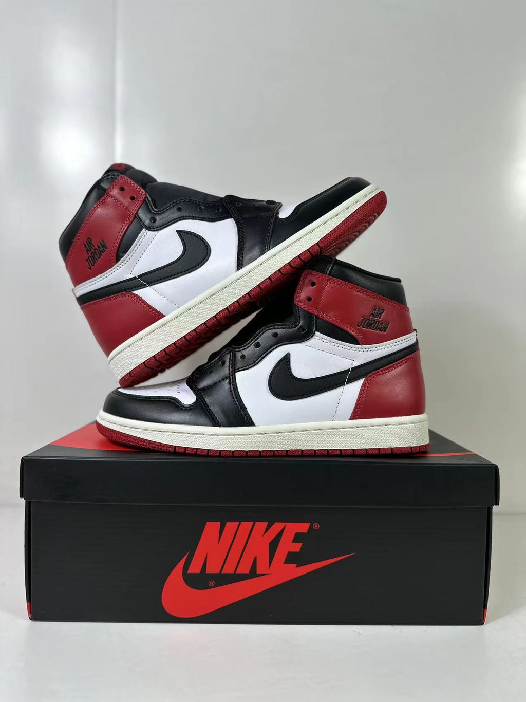 Jordan Air Jordan 1 High OG Black Toe Reimagined DZ5485-106