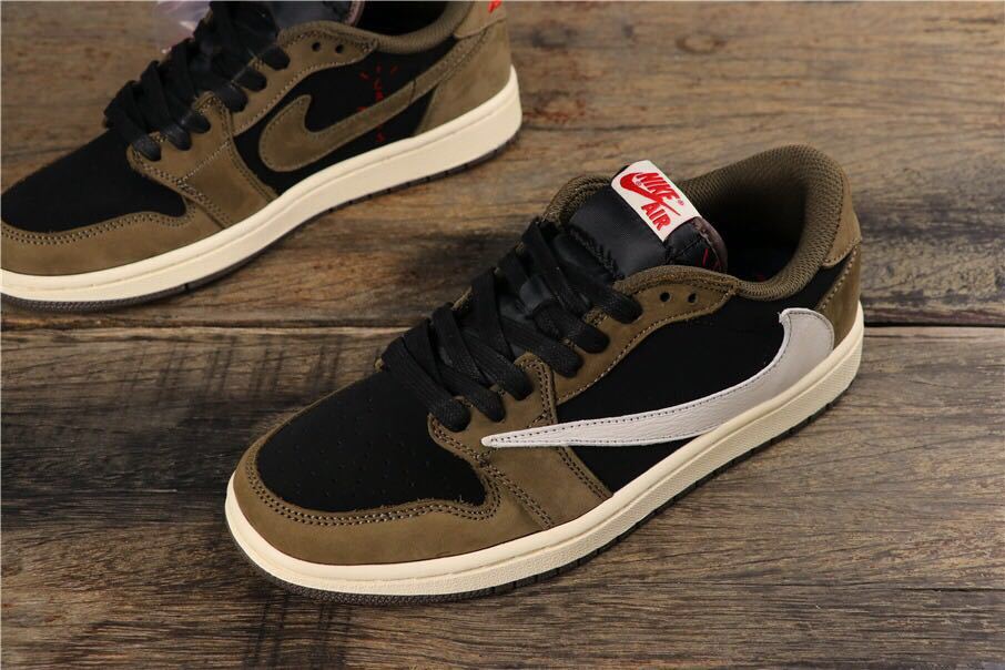Jordan 1 Low Dark Mocha Travis Scott Sneakers