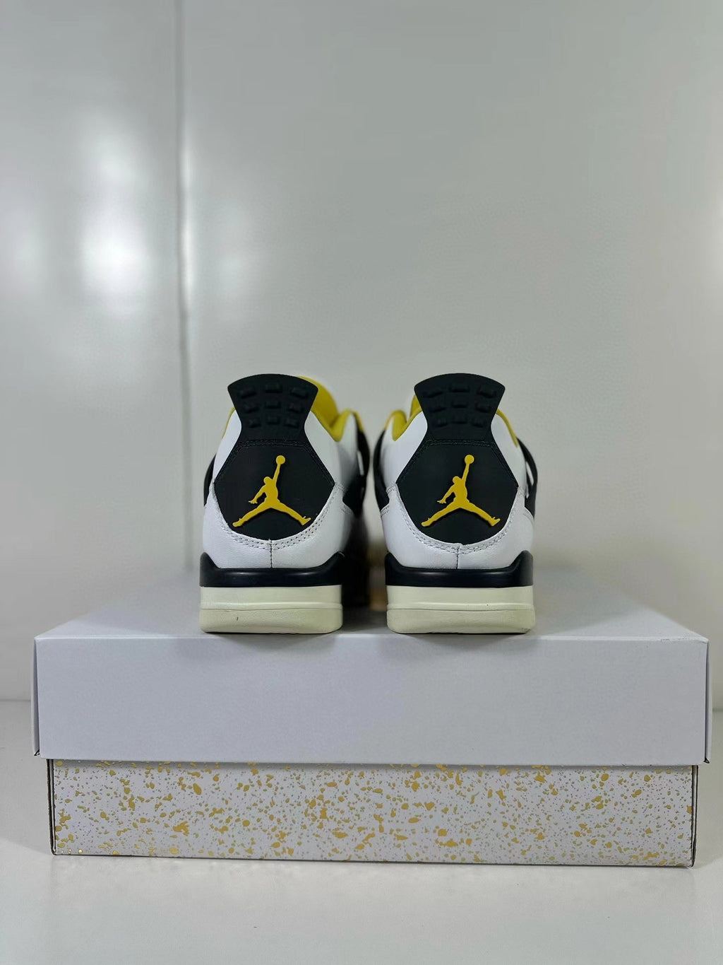 Jordan Air Jordan 4 Vivid Sulfur Sneakers White Yellow AQ9129-101