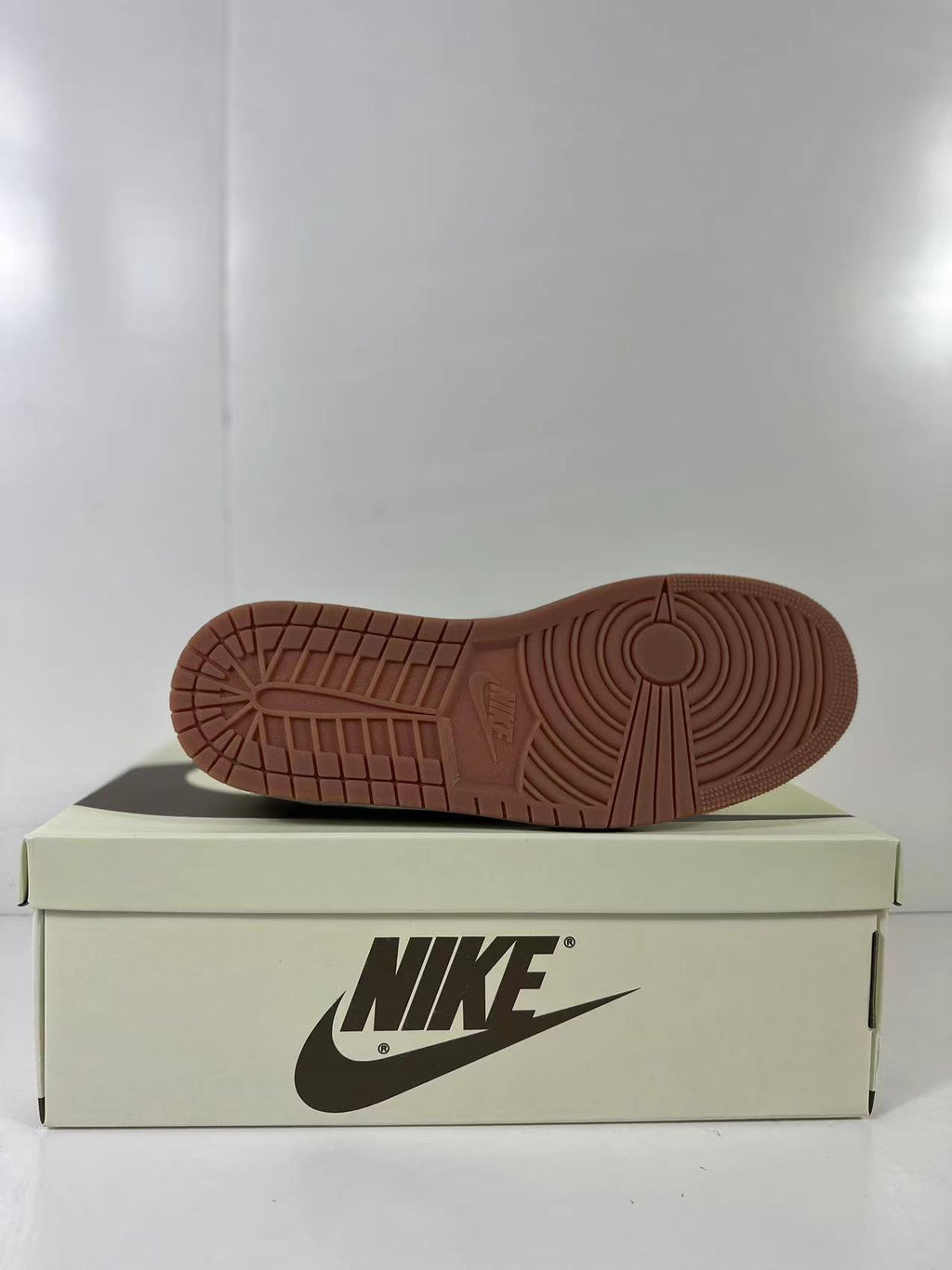 Nike Air Jordan 1 Low Canary DZ4137-700