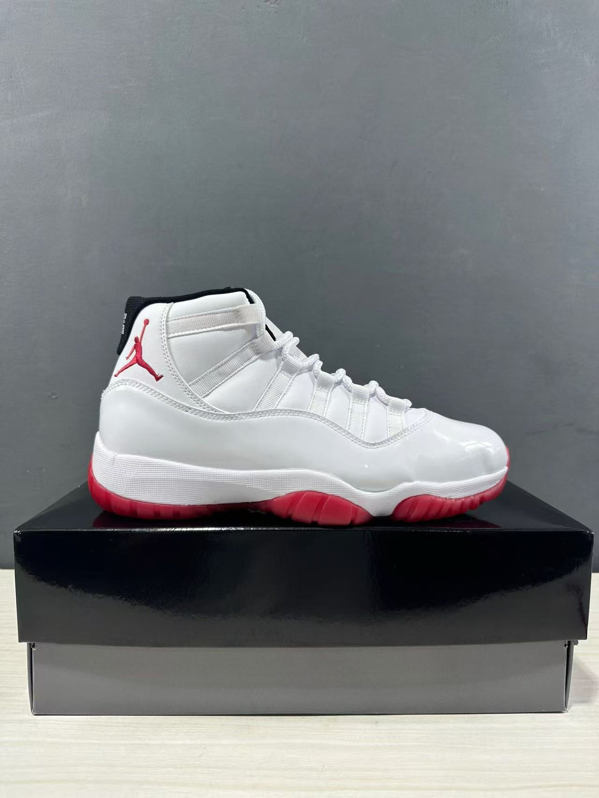 Jordan Air Jordan 11 Retro Low White Red CT8012-160